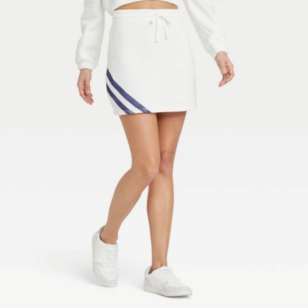 Tennis skirt white mini graphic sweatshirt material Size XXL‎
